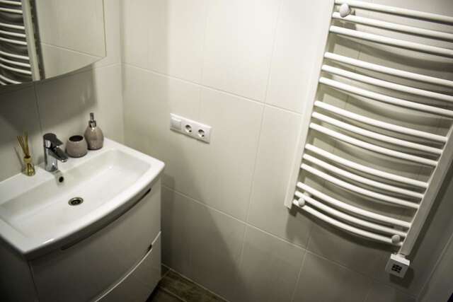 Апартаменты cozy apartment in old town Клайпеда-12